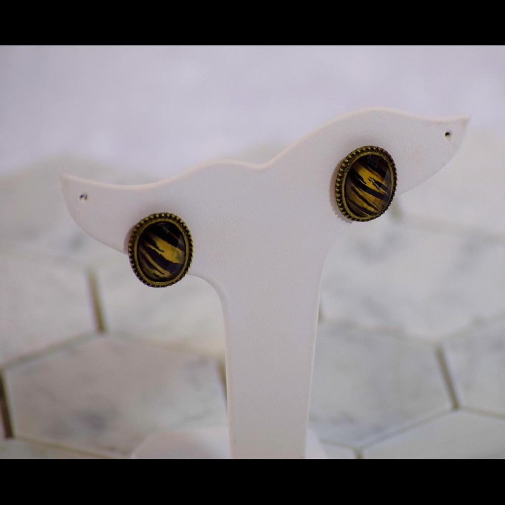 Classic Oval Earrings - Picture 7 of 8